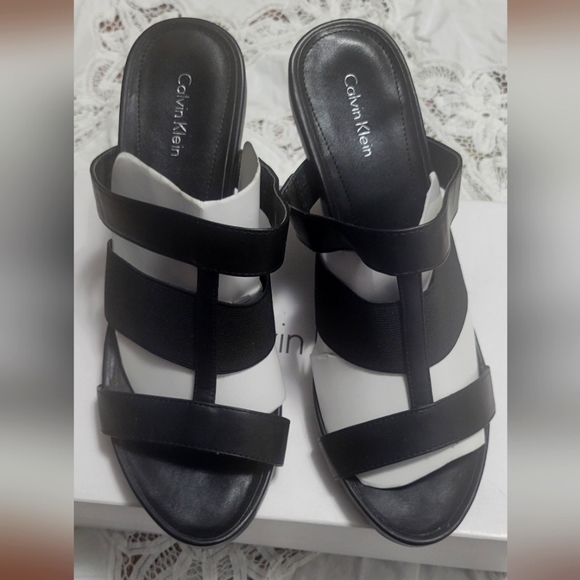 Calvin Klein Shoes - Calvin Klein Dunley glzd calf shose size 10m color black